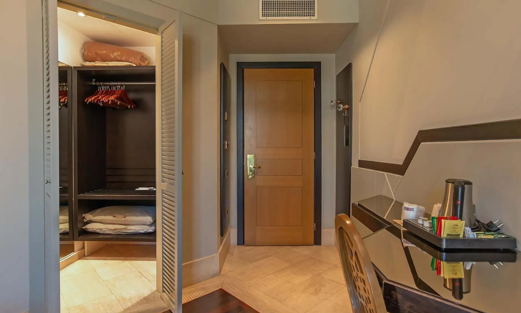 Hotel Isa Roma 4*,  Italia
