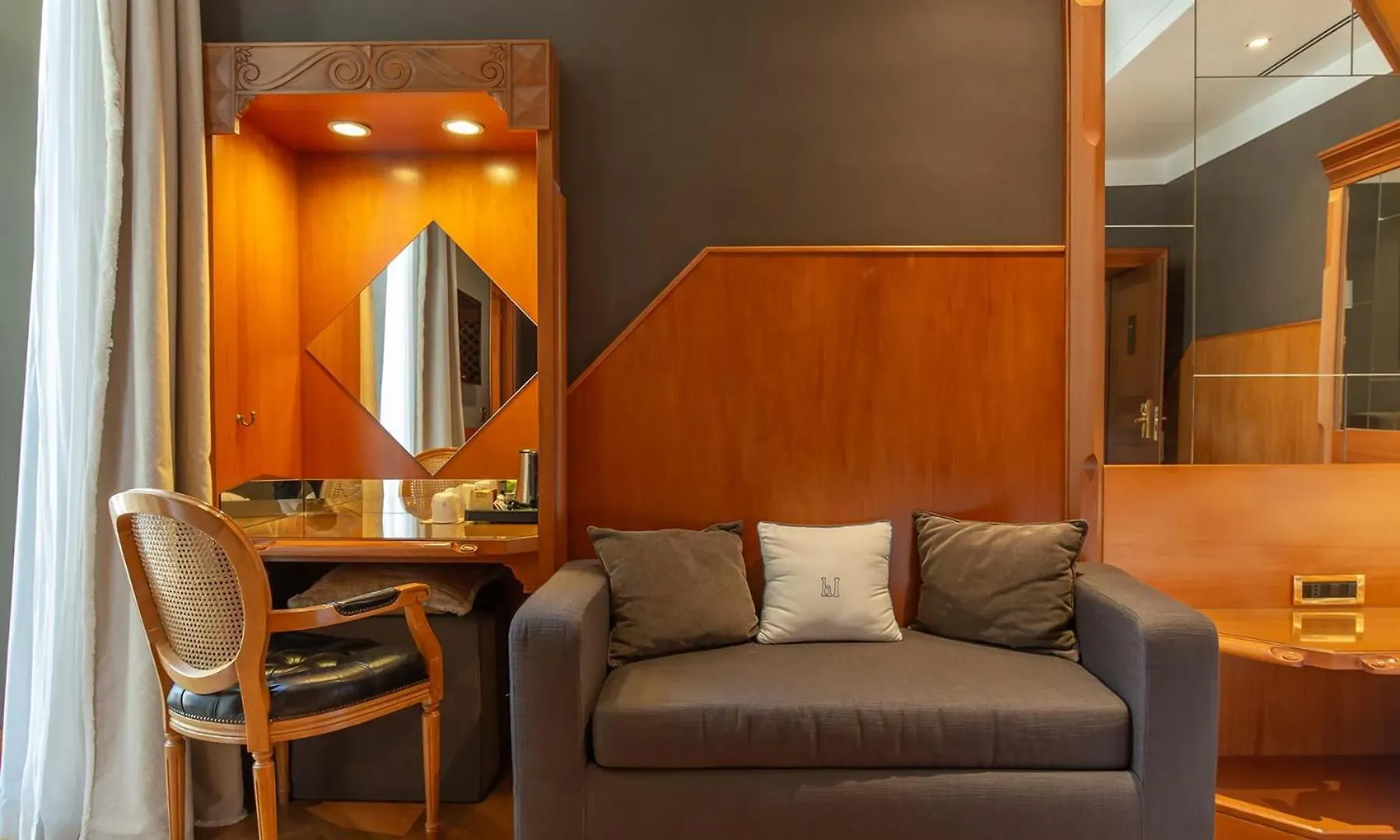Hotel Isa Roma 4*,  Italia