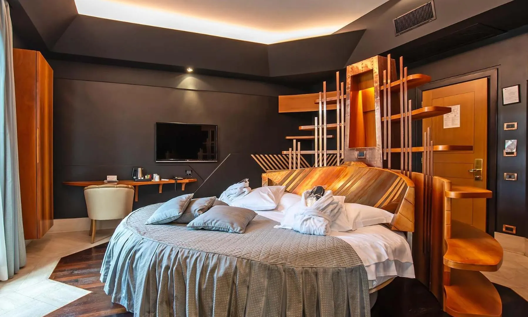 Hotel Isa Roma 4*,